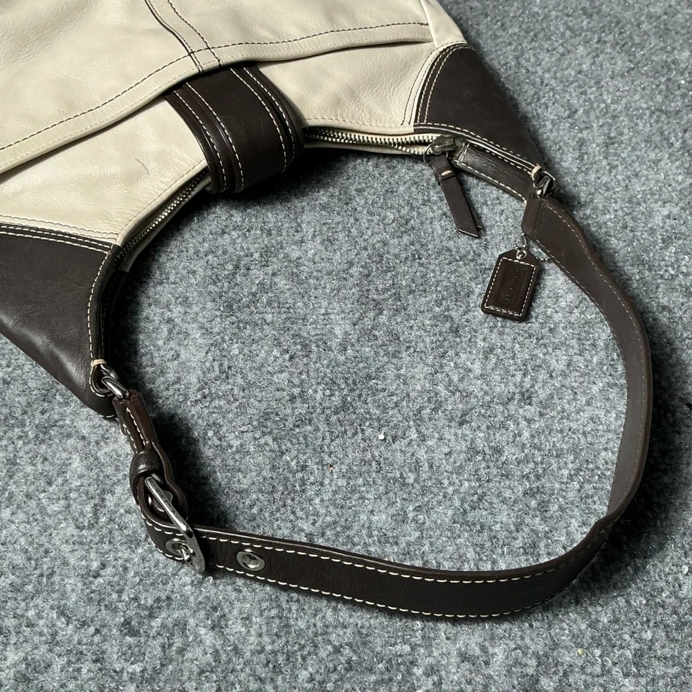 Coach Soho 2007 Buckle Hobo Bag Cream Brown Leather Shoulder Bag F11187